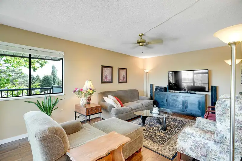 305 7473 140 STREET - photo 4 of 39