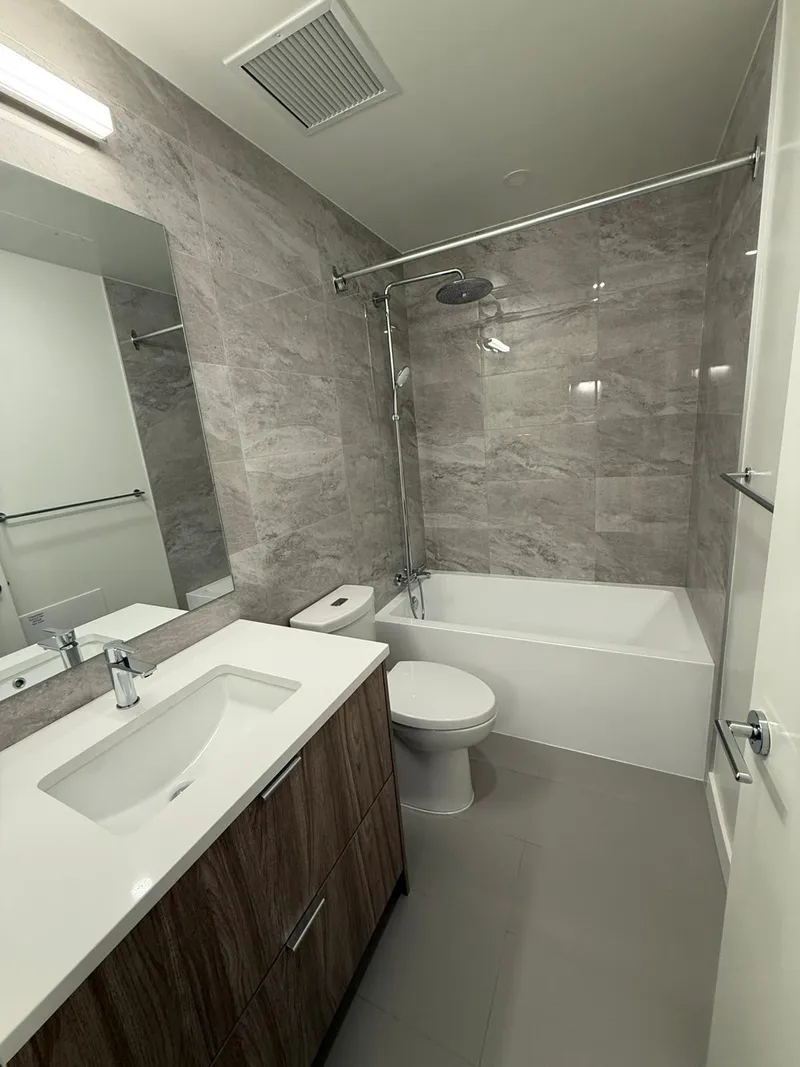 3403 13675 107A AVENUE - photo 2 of 8