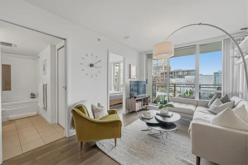 1707 1082 SEYMOUR STREET - photo 3 of 25