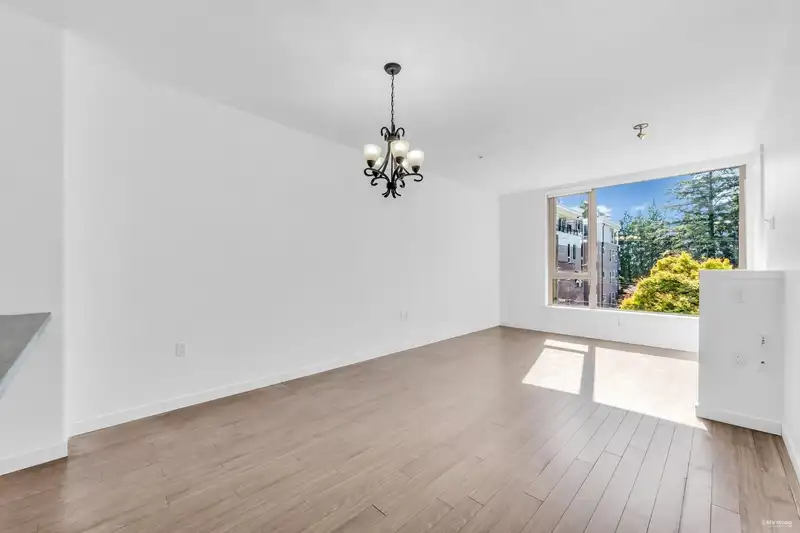 203 159 W 22ND STREET - photo 2 of 35