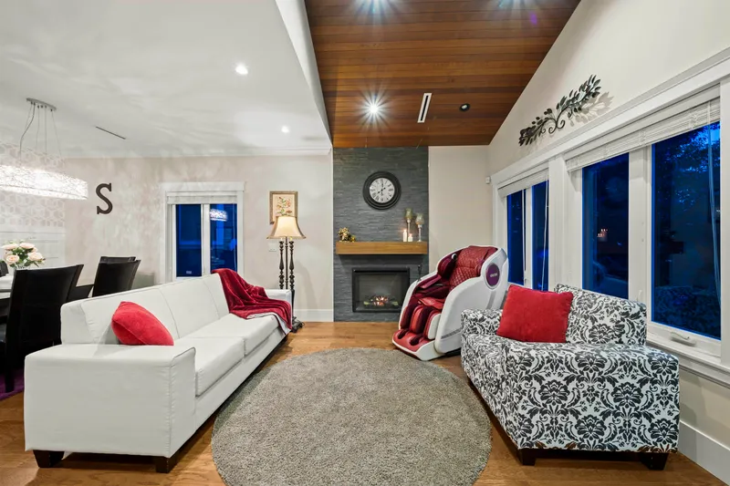 8841 STEGAVIK COURT - photo 4 of 25