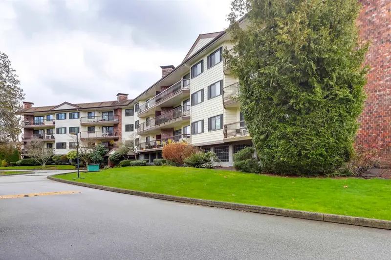 306 10220 RYAN ROAD - photo 2 of 25