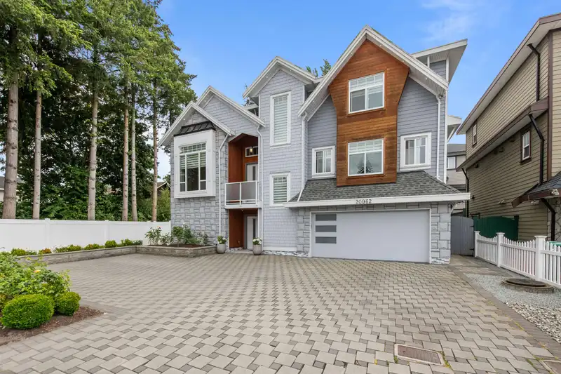 20962 48 AVENUE - photo 1 of 34