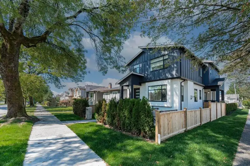 2995 E 17TH AVENUE - photo 1 of 22