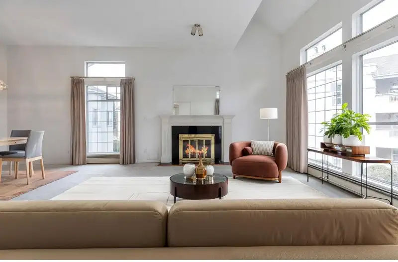 206 7660 MINORU BOULEVARD - photo 1 of 37