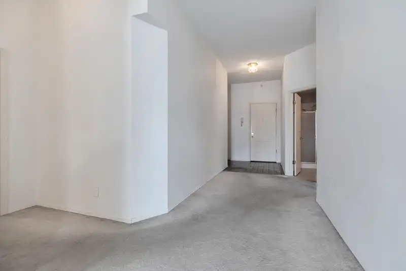 206 7660 MINORU BOULEVARD - photo 3 of 37