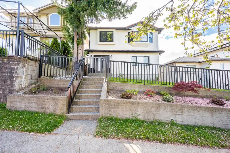 3177 RUPERT STREET - photo 1 of 39