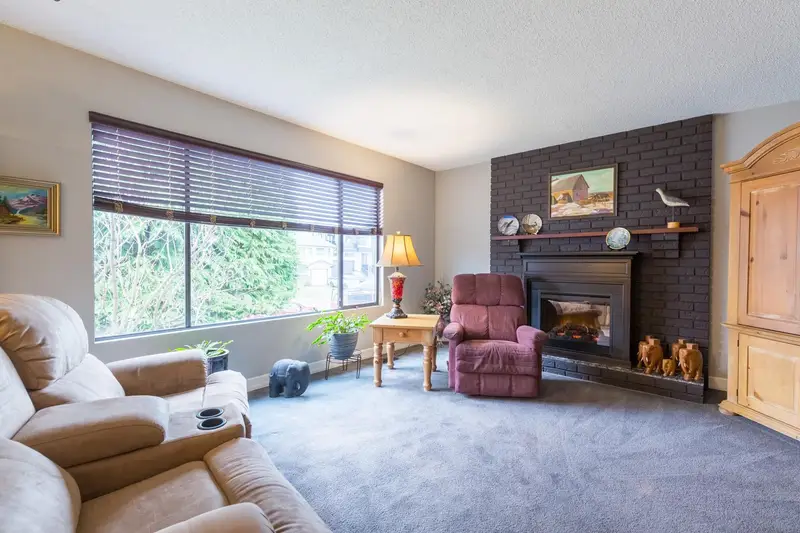 32281 ADAIR AVENUE - photo 4 of 25