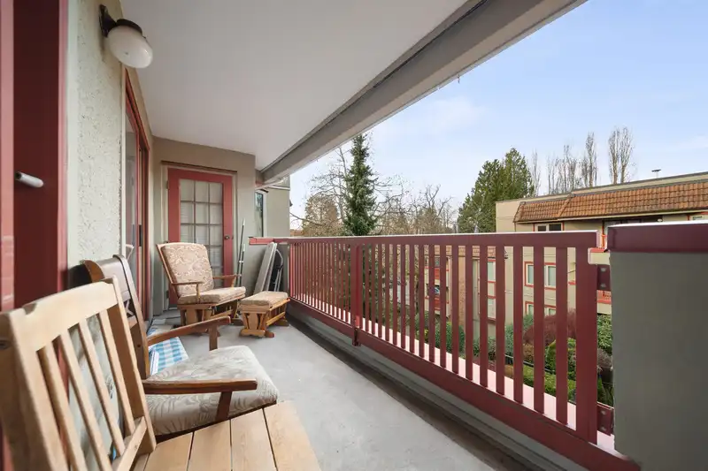 305 7511 MINORU BOULEVARD - photo 2 of 25