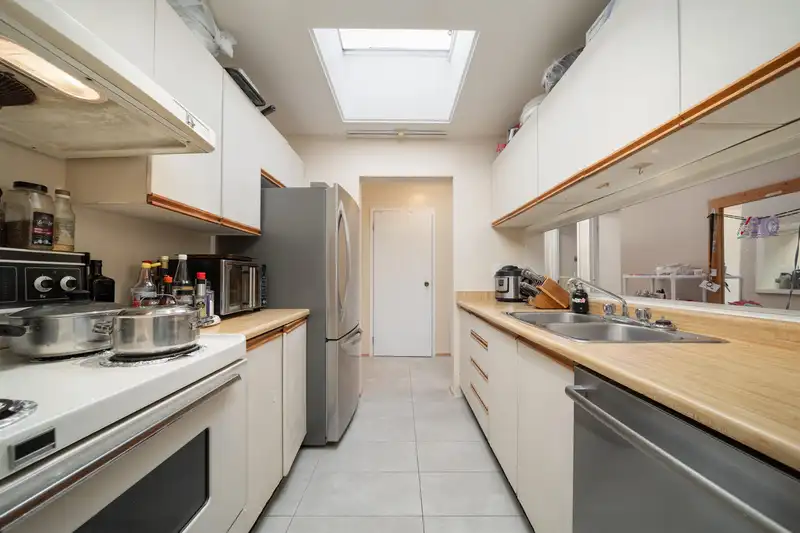 305 7511 MINORU BOULEVARD - photo 4 of 25