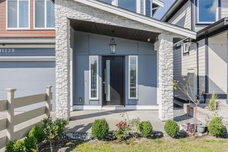 11229 238 STREET - photo 2 of 40