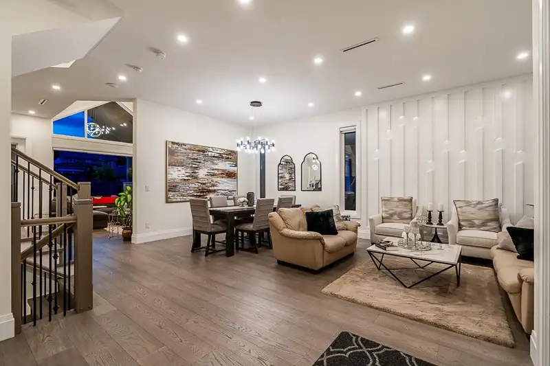 1111 DUBLIN STREET - photo 4 of 29