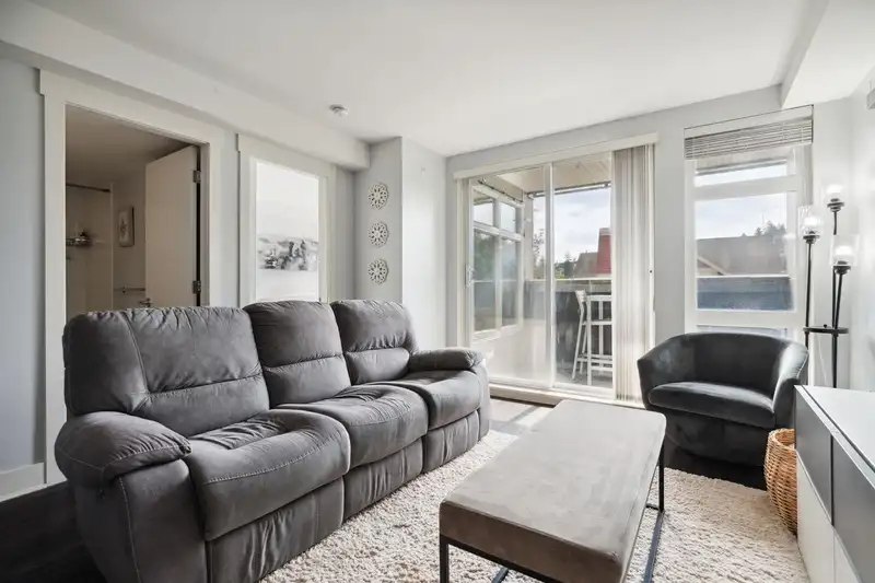 219 55 EIGHTH AVENUE - photo 3 of 35