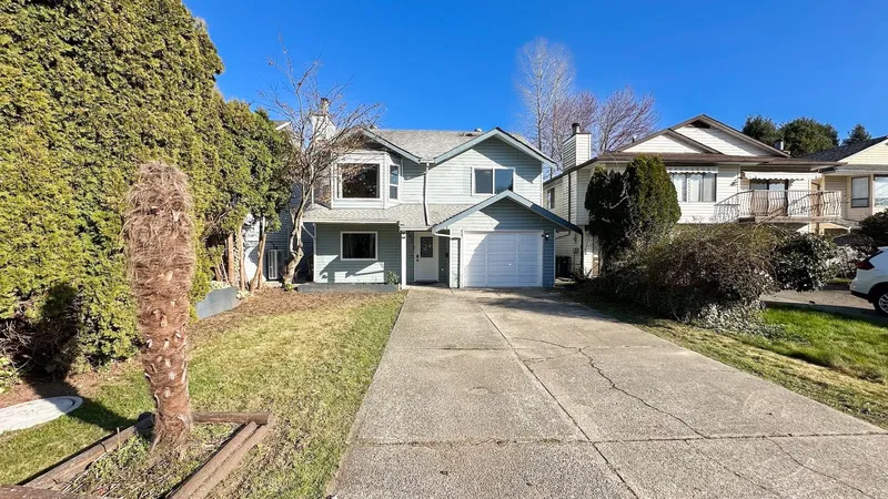 2426 BENNIE PLACE - photo 2 of 25