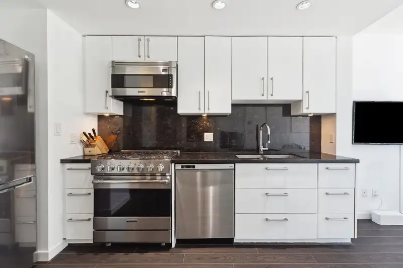 463 108 W 1ST AVENUE - photo 3 of 23