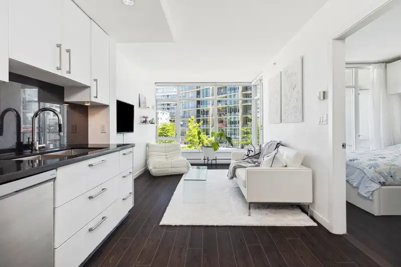 463 108 W 1ST AVENUE - photo 4 of 23