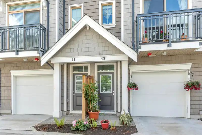 42 20487 65 AVENUE - photo 1 of 32