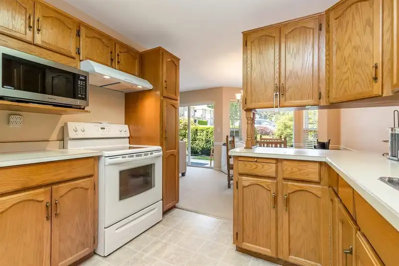 13 33123 GEORGE FERGUSON WAY - photo 4 of 37