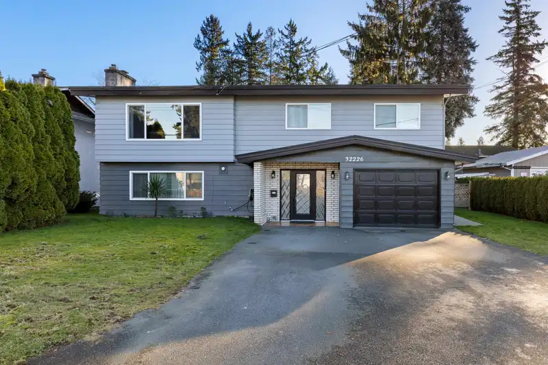 32226 EMERALD AVENUE - photo 1 of 40