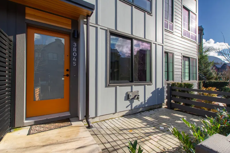 38045 KEEL WAY - photo 4 of 25