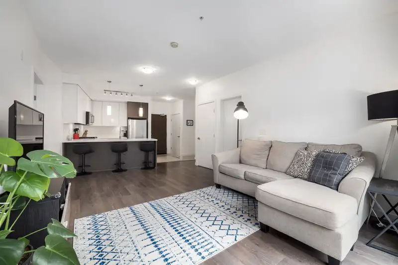 217 22 E ROYAL AVENUE - photo 1 of 27