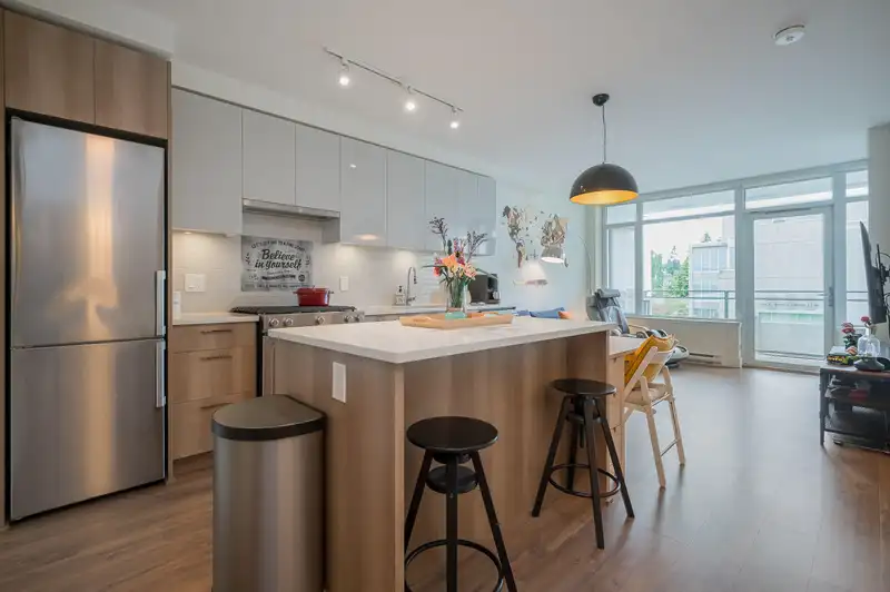 603 258 NELSON'S COURT - photo 1 of 33