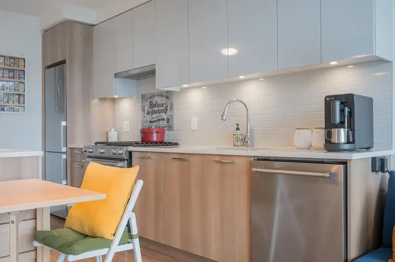 603 258 NELSON'S COURT - photo 4 of 33