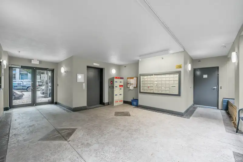 PH6 511 W 7TH AVENUE - photo 2 of 19