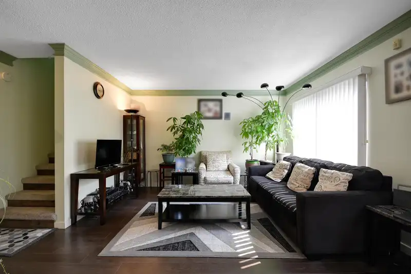 91 13880 74 AVENUE - photo 4 of 25