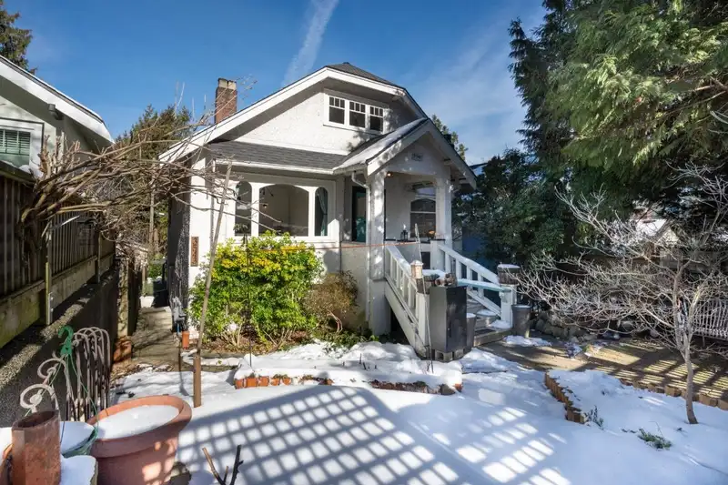 3541 W 14TH AVENUE - photo 1 of 40