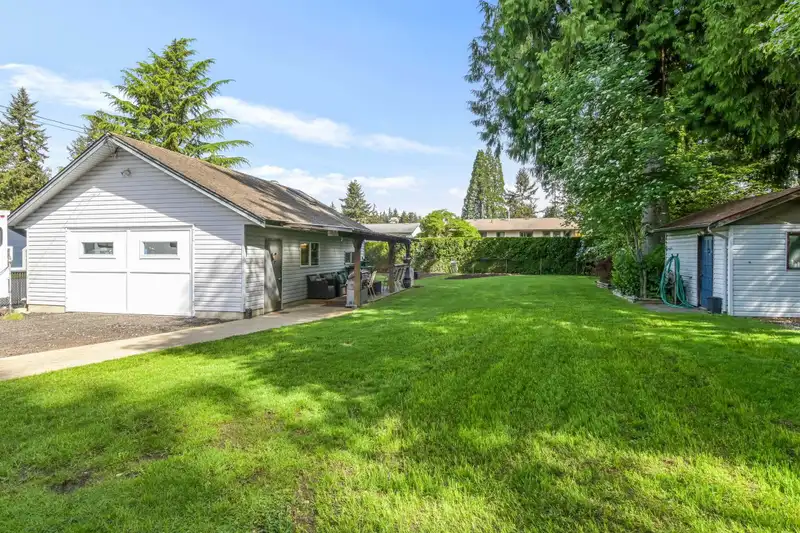 20663 39 AVENUE - photo 3 of 35