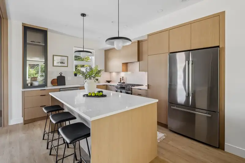 5 20434 72 AVENUE - photo 3 of 13