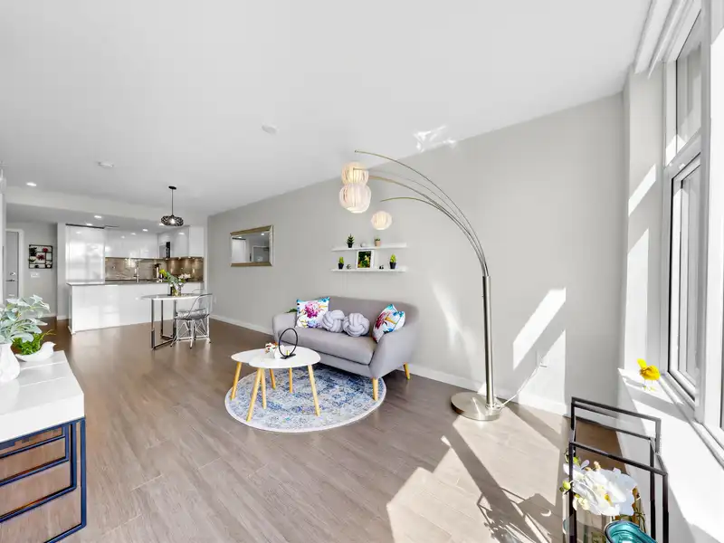 310 3699 SEXSMITH ROAD - photo 4 of 40