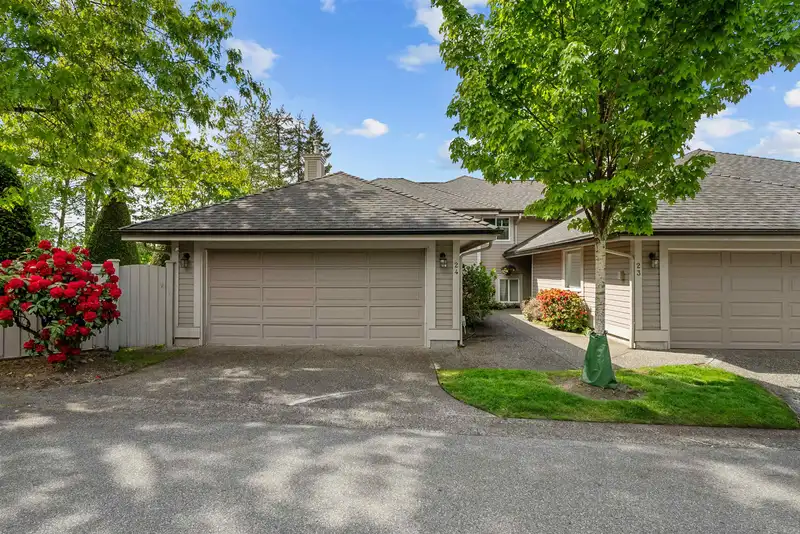 24 181 RAVINE DRIVE - photo 3 of 36
