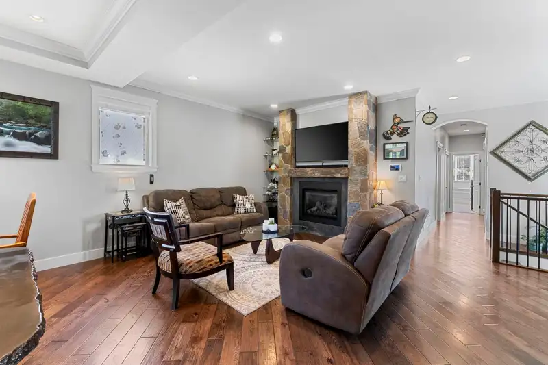 9603 ST. DAVID STREET - photo 2 of 34