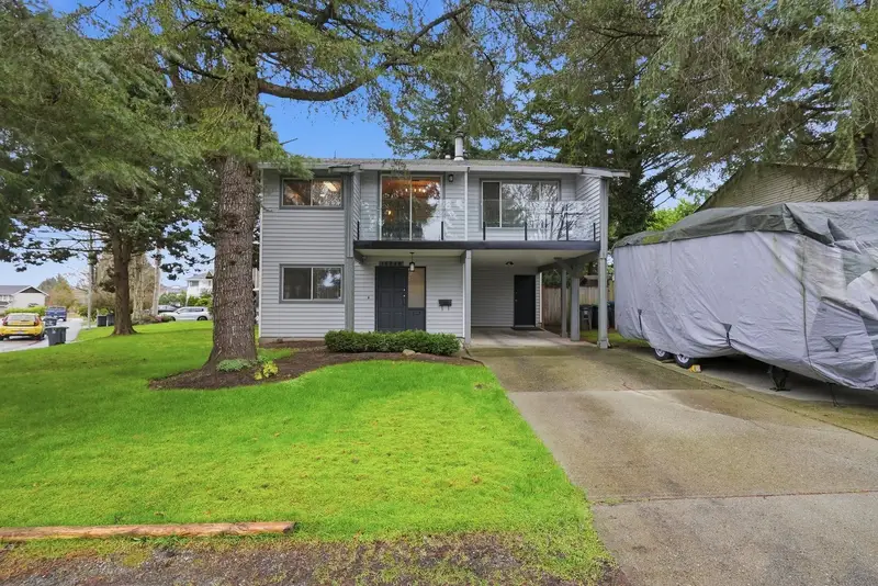 15848 20 AVENUE - photo 1 of 25