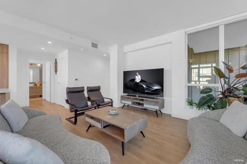 1101 2325 EMERY COURT - photo 4 of 25