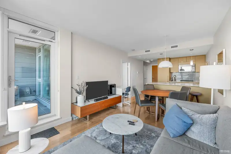 610 4083 CAMBIE STREET - photo 2 of 31