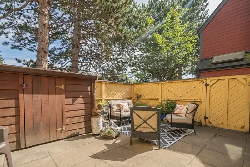 118 5421 10 AVENUE - photo 4 of 35