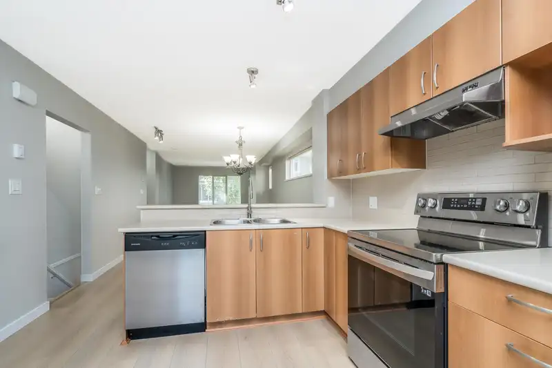 66 15155 62A AVENUE - photo 2 of 23