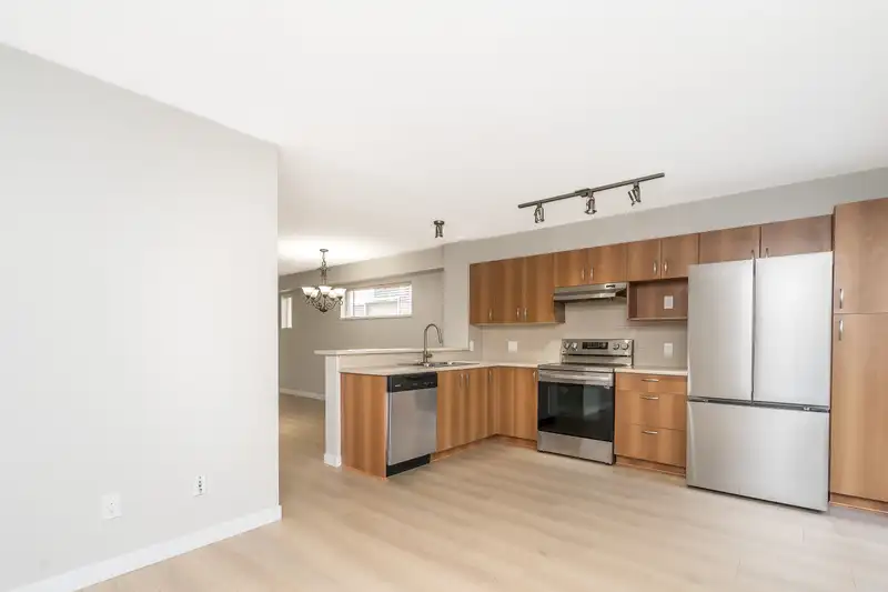 66 15155 62A AVENUE - photo 4 of 23