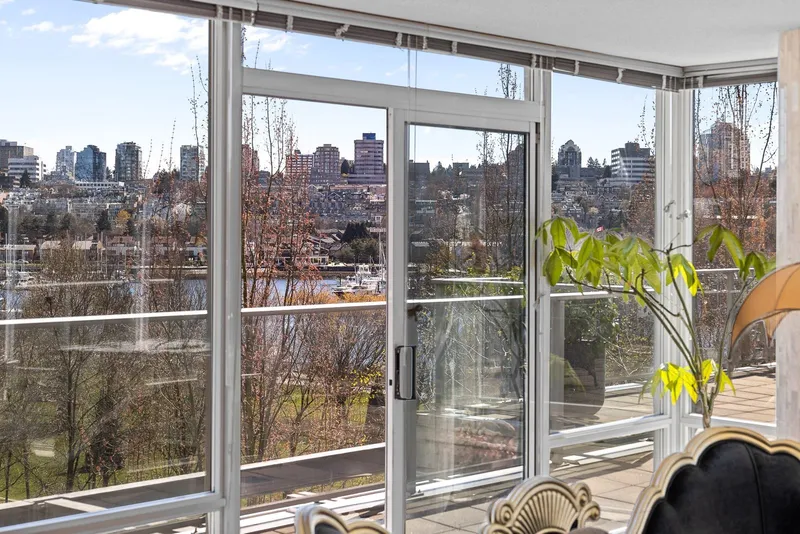 301 638 BEACH CRESCENT - photo 3 of 25