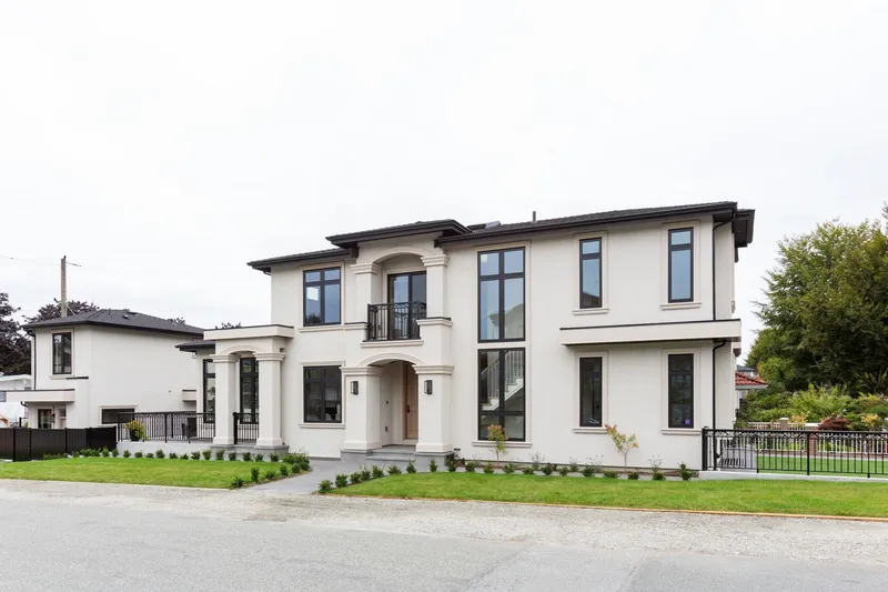 811 MADISON AVENUE - photo 2 of 25