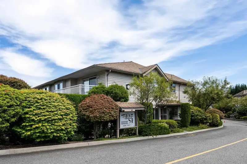 29 3110 TRAFALGAR STREET - photo 1 of 31