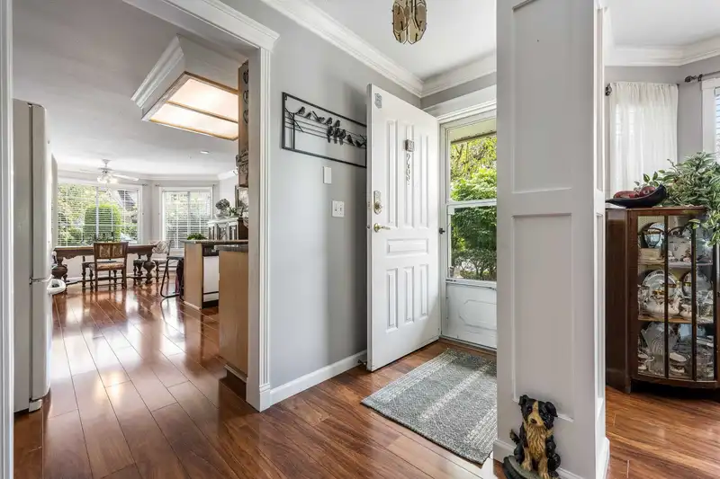 29 3110 TRAFALGAR STREET - photo 3 of 31