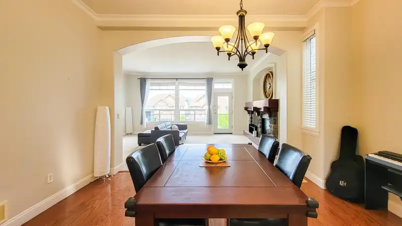 11382 154A STREET - photo 4 of 40