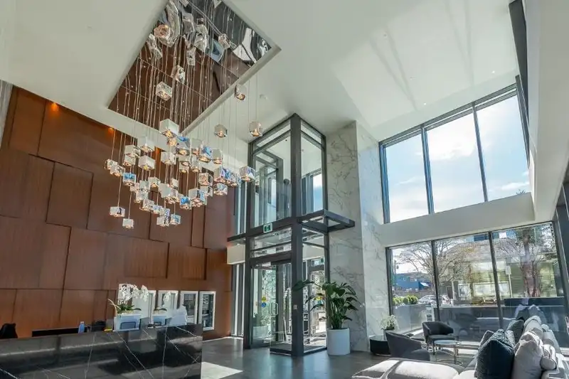 1806 4711 HAZEL STREET - photo 2 of 17