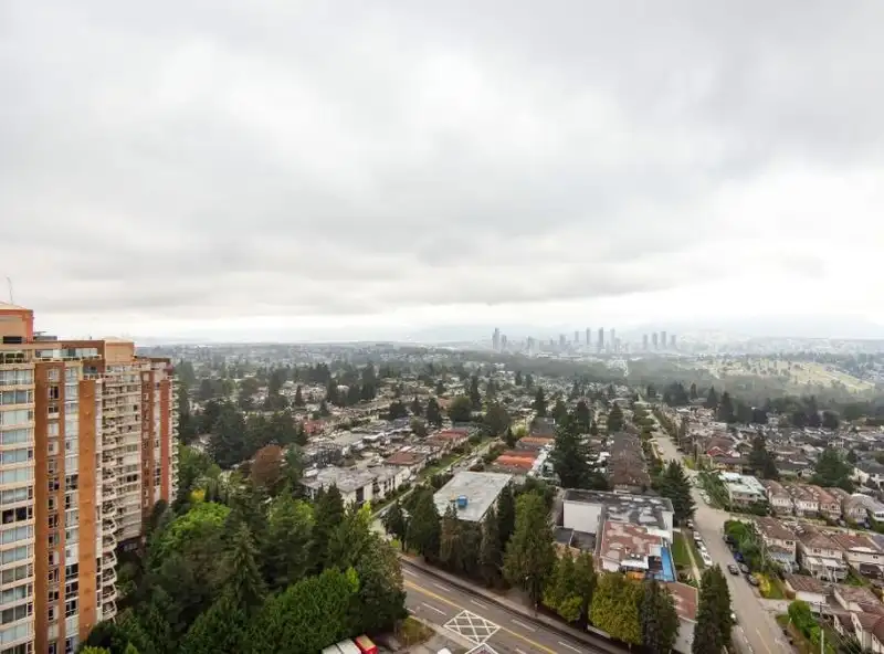 1806 4711 HAZEL STREET - photo 3 of 17