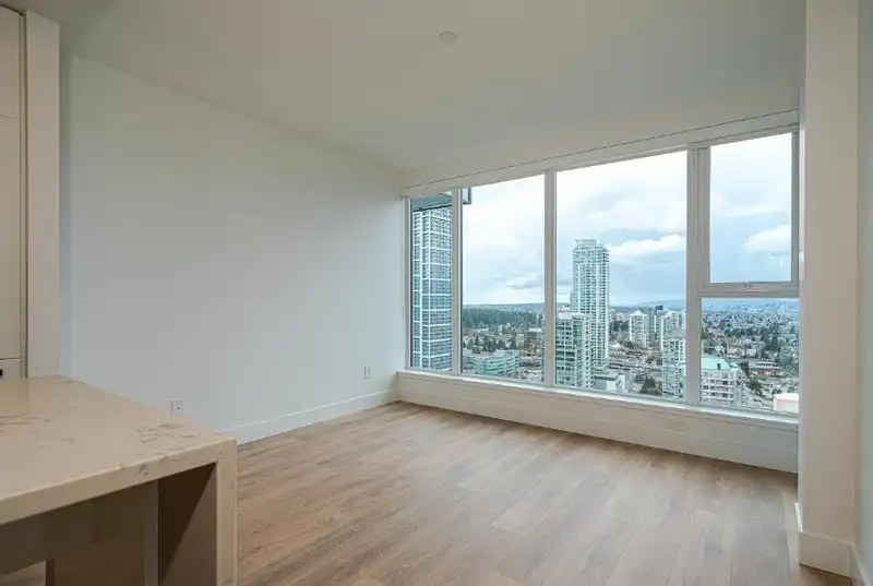 1806 4711 HAZEL STREET - photo 4 of 17