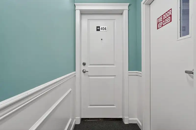 404 22858 LOUGHEED HIGHWAY - photo 4 of 27